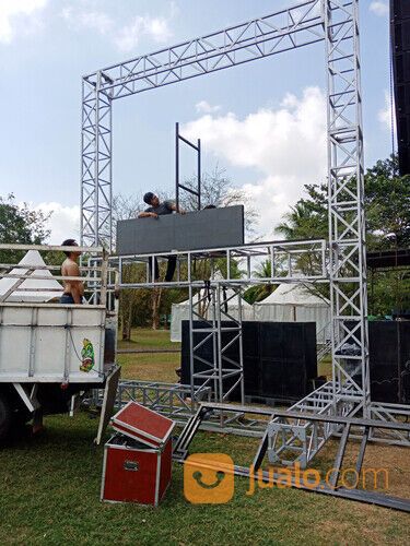 SEWA PANGGUNG EVENT KONSER SURABAYA