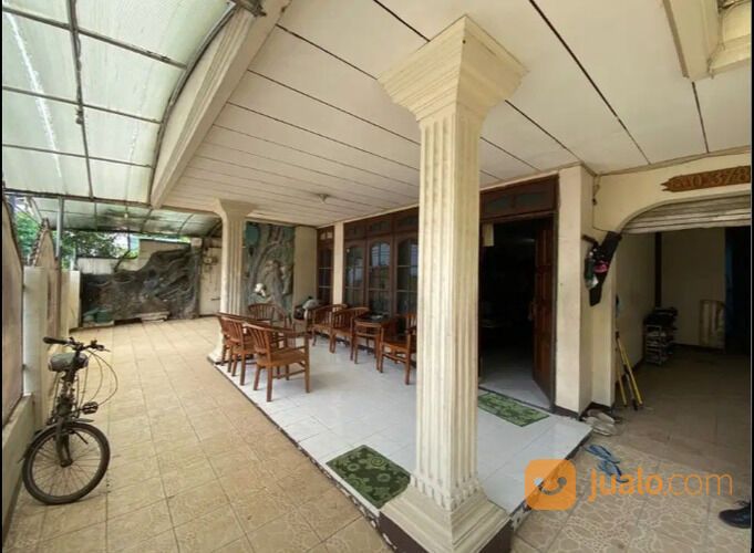 Rumah Luas di Dalam Komplek Gudang Peluru, Tebet Jalan 2 Mobil
