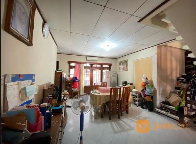 Rumah Luas di Dalam Komplek Gudang Peluru, Tebet Jalan 2 Mobil