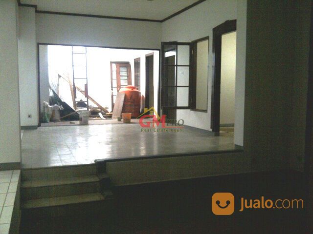 RUMAH DAGO STRATEGIS UNTUK KANTOR ATAU CAFE