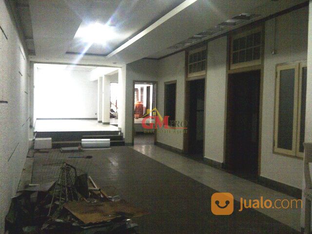 RUMAH DAGO STRATEGIS UNTUK KANTOR ATAU CAFE