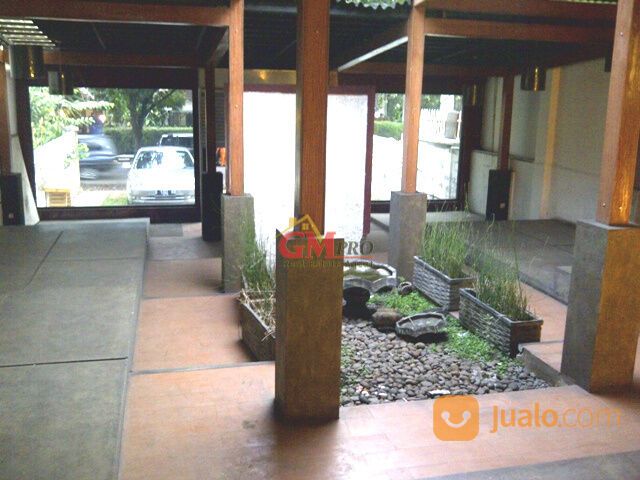 RUMAH DAGO STRATEGIS UNTUK KANTOR ATAU CAFE