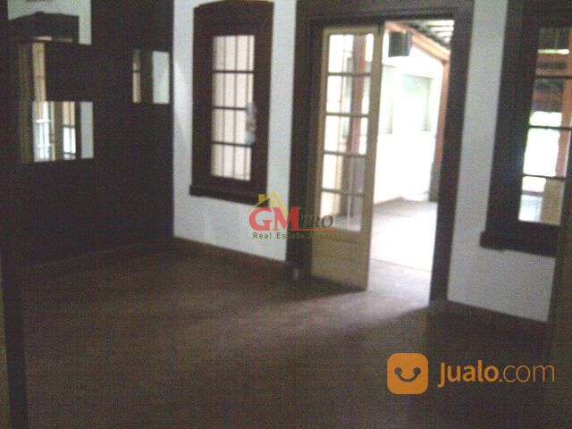 RUMAH DAGO STRATEGIS UNTUK KANTOR ATAU CAFE