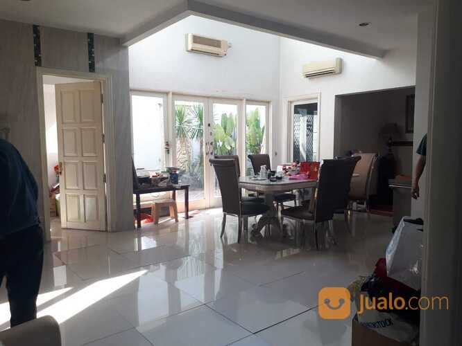 Rumah Classic Modern di Graha Family Blok AA