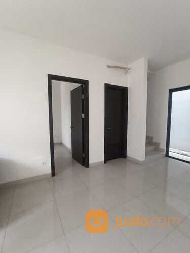 RUMAH DLM CLUSTER DI WISTERIA METLAND CAKUNG