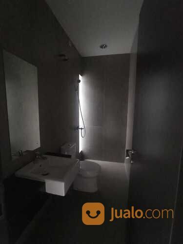 RUMAH DLM CLUSTER DI WISTERIA METLAND CAKUNG