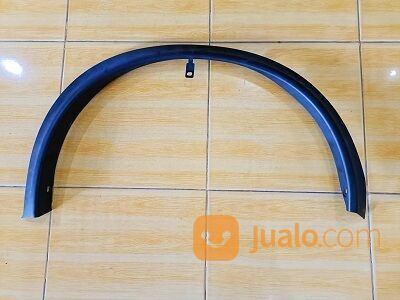 Moulding fender depan Nissan Juke sebelah kanan