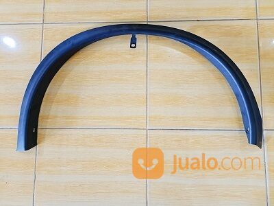 Moulding fender depan Nissan Juke sebelah kanan