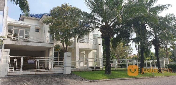 Rumah Dian Istana Wiyung Surabaya Mewah Luas 756 m2 Garasi 6 mobil