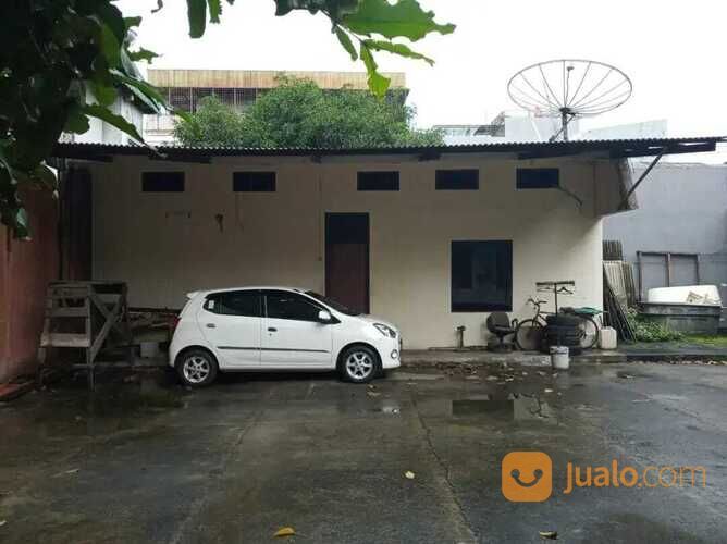 Gedung Kantor di Jembatan Besi, Tambora, Jakarta Barat