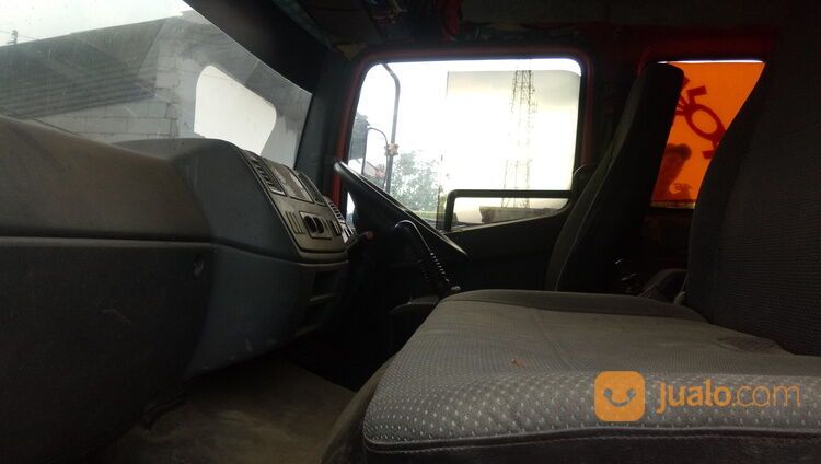 LOSSBAK TRUK MITSUBISHI FUSO FJ 25²³ TRONTON (10 BAN) TAHUN 2014