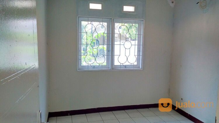 DIKONTRAKIN RUMAH LUAS DAN ASRI DI PERUM DUTA HARAPAN (H1161)