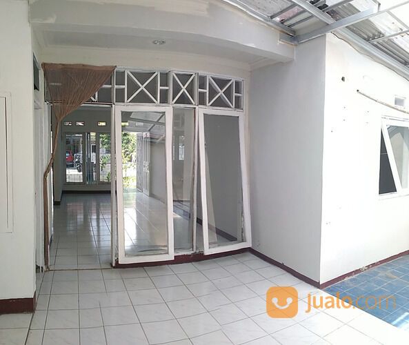 DIKONTRAKIN RUMAH LUAS DAN ASRI DI PERUM DUTA HARAPAN (H1161)