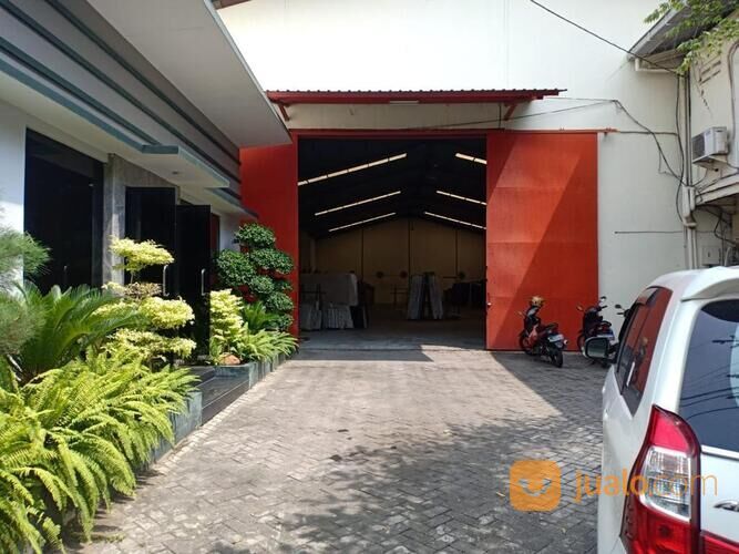 Gudang Siap Pakai Komplek Raya Manukan Wetan 60 Jalan Lebar