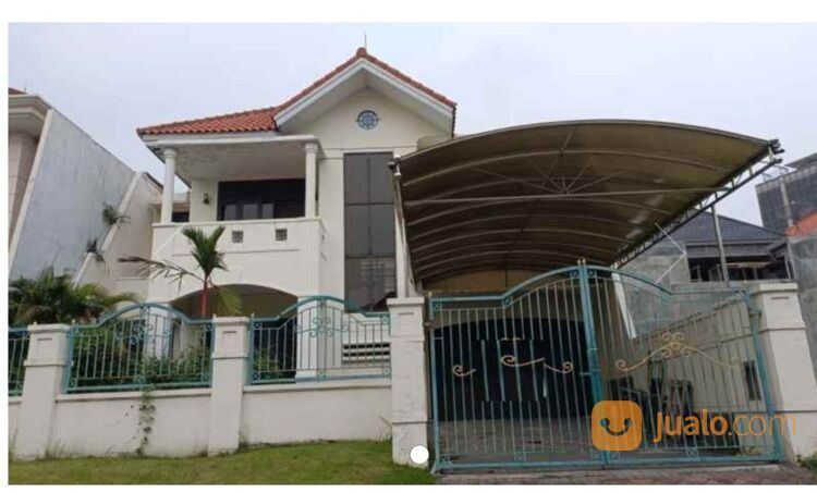 Rumah Graha Famili - Graha Family Surabaya - 5 K.Tidur -Garasi Carport 4 mobil