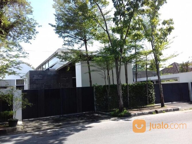 Rumah Mewah dan Luas di Jl Linggar Jati Kota Medan