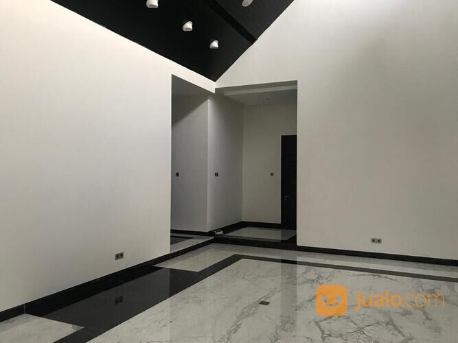 Rumah Mewah dan Luas di Jl Linggar Jati Kota Medan