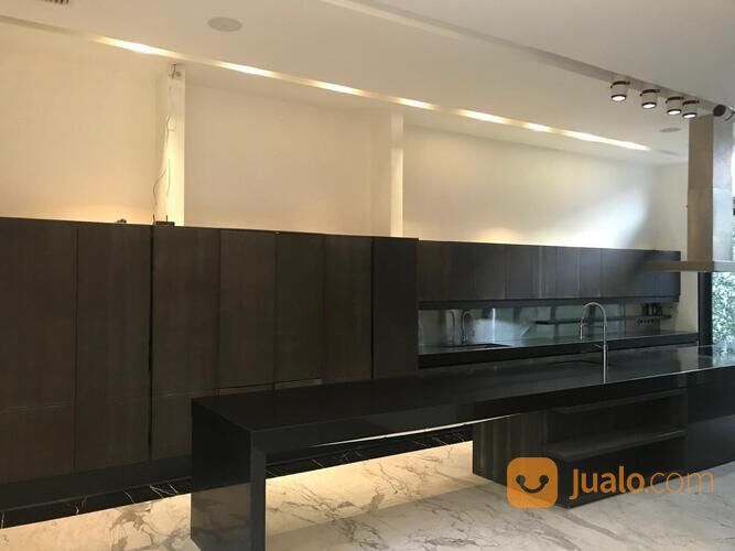 Rumah Mewah dan Luas di Jl Linggar Jati Kota Medan