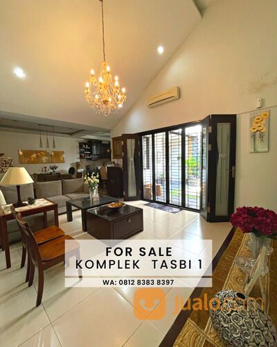 KOMPLEK TASBI 1 MEDAN - RUMAH SECONDARY - 2 LANTAI - SEMI FURNISHED