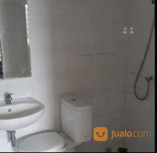 Rumah 2 Lantai di Cluster Cherry Ville, Grand Wisata, Bekasi