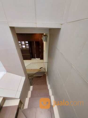 Rumah Di Taman Wisata Regency