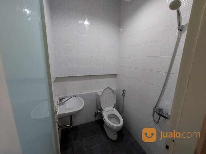 Rumah Di Taman Wisata Regency