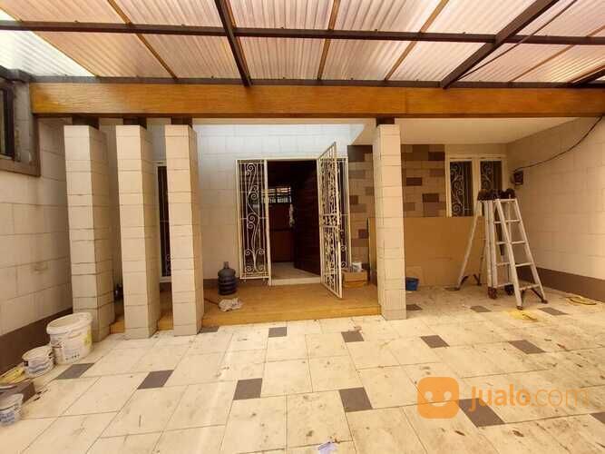 Rumah Di Taman Wisata Regency