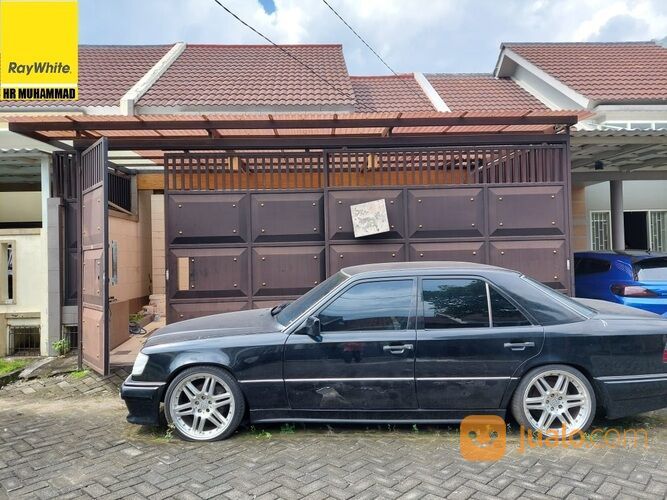 Rumah Di Taman Wisata Regency