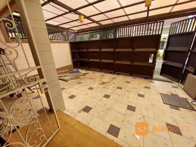 Rumah Di Taman Wisata Regency