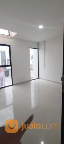 Rumah Eastern Park Residence, Sukolilo Surabaya.