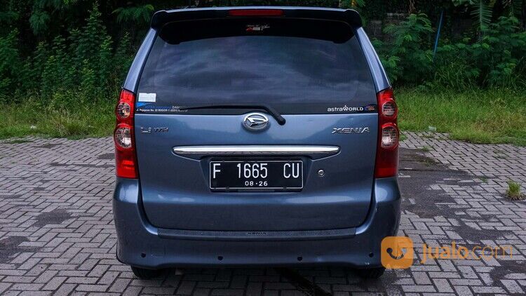 Daihatsu Xenia 1.0 Li Family MT 2011 Abu-abu