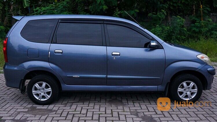 Daihatsu Xenia 1.0 Li Family MT 2011 Abu-abu