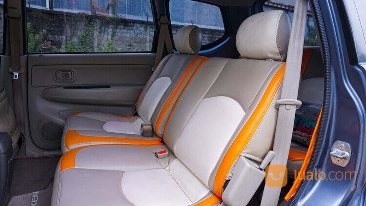 Daihatsu Xenia 1.0 Li Family MT 2011 Abu-abu