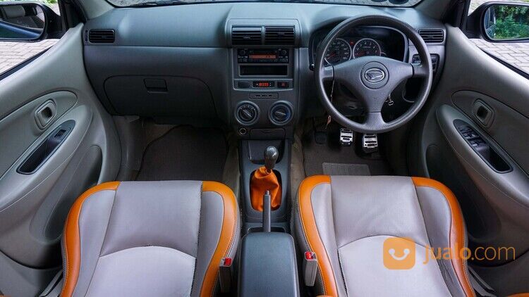 Daihatsu Xenia 1.0 Li Family MT 2011 Abu-abu