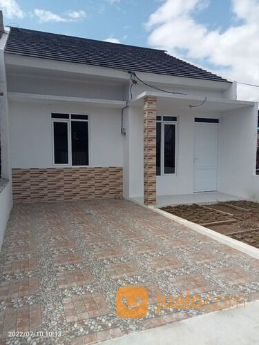 Segera! Rumah Belum pernah dihuni Dekat jalan Raya