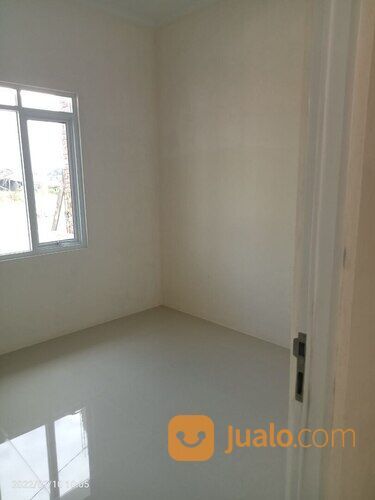 Segera! Rumah Belum pernah dihuni Dekat jalan Raya