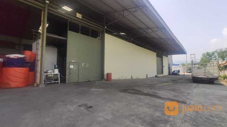 Gudang di Karawang Barat ,masuk tronton fuso