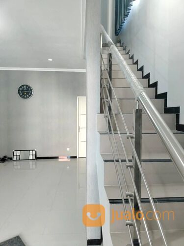 Rumah Siap Huni di Semolowaru dekat Nginden, Kedung Baruk, MERR