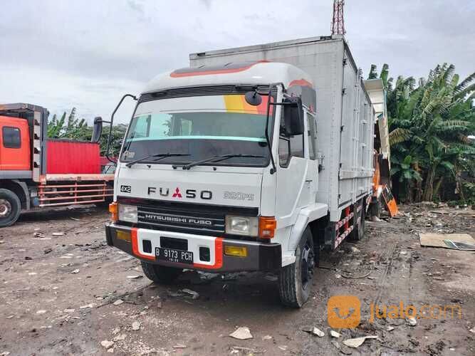 FULL BOX MITSUBISHI fuso tahun : 2014 engkel