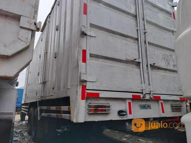 FULL BOX MITSUBISHI fuso tahun : 2014 engkel