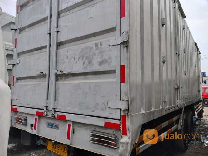 FULL BOX MITSUBISHI fuso tahun : 2014 engkel