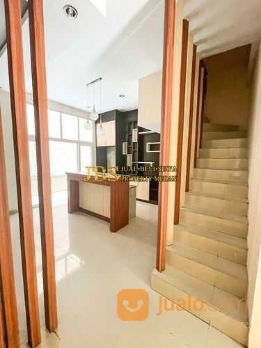 Villa Komplek Grand Mediteranian Jalan Sunggal