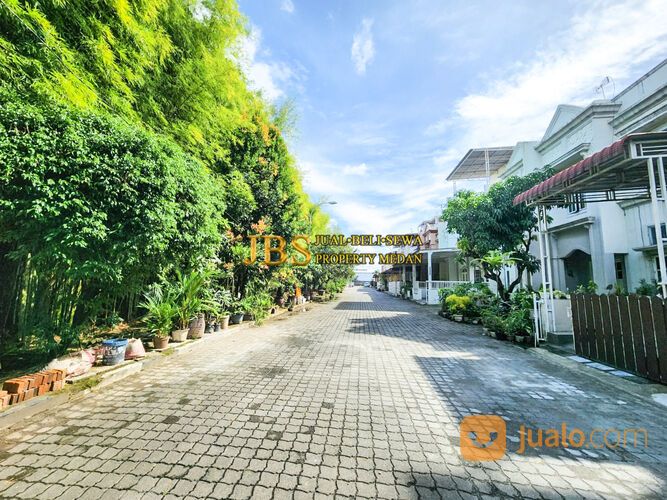 Villa Komplek Grand Mediteranian Jalan Sunggal