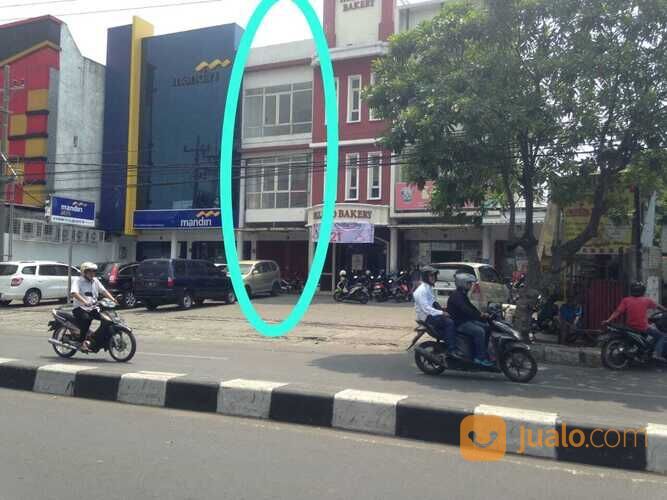 Ruko siap pakai di jalan Kapas Krampung Surabaya