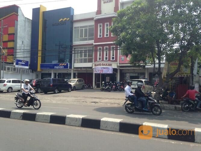 Ruko siap pakai di jalan Kapas Krampung Surabaya