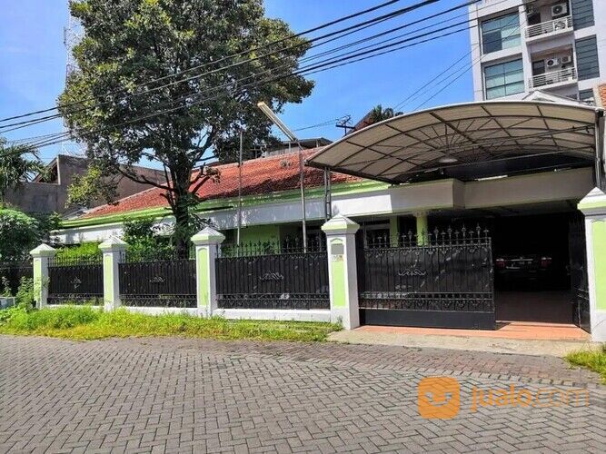 Rumah Mewah Jemursari Utara daerah Wonocolo