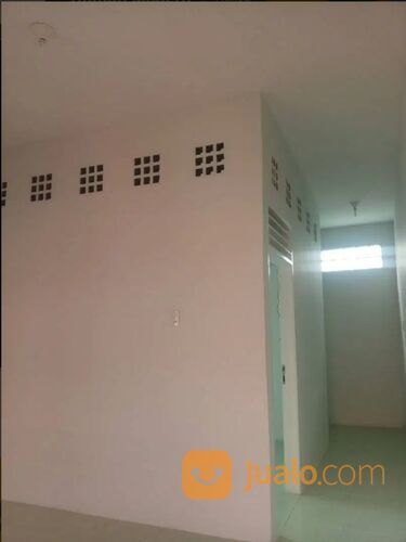 Kamar Kos luas 30 m2 dengan kamar mandi + ruang tamu sendiri.