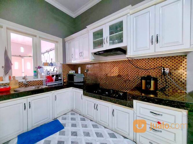 Rumah Mewah Harga Miring Full Furnished Bergaya Klasik di Tebet Timur Jakarta Selatan