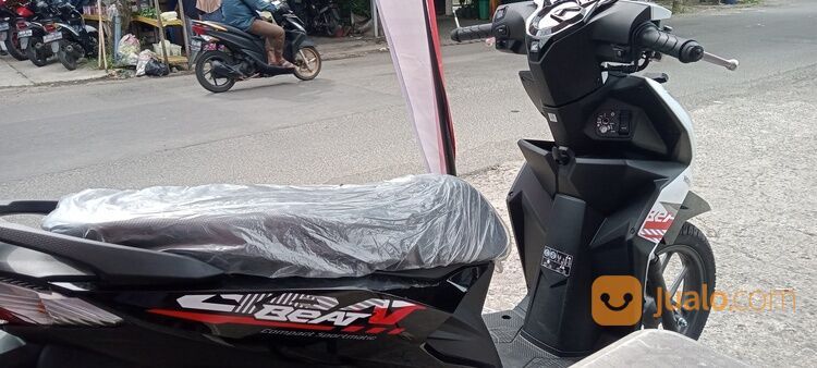 Beat Sporty CBS Putih Hitam