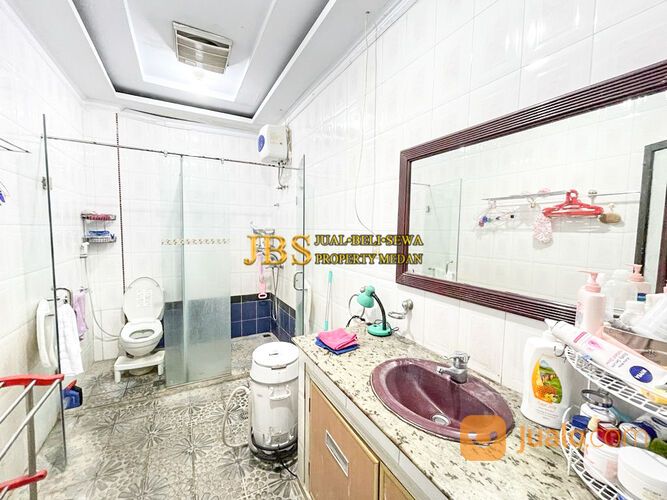 Rumah Jalan Perpustakaan Simpang Jalan Nibung Raya